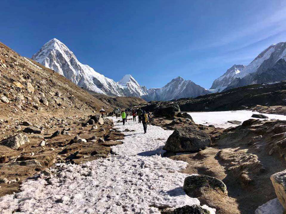 Everest_Base_Camp_Trek_in_April.jpg