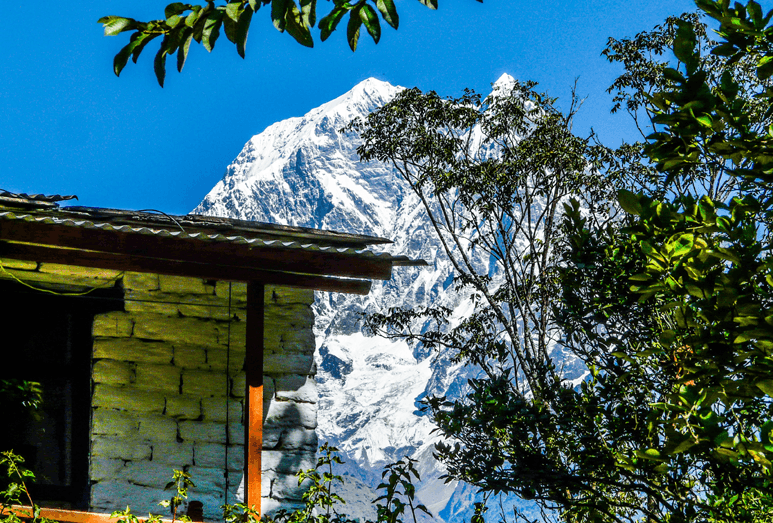 Nilgiri_South_from_Tatopani.png